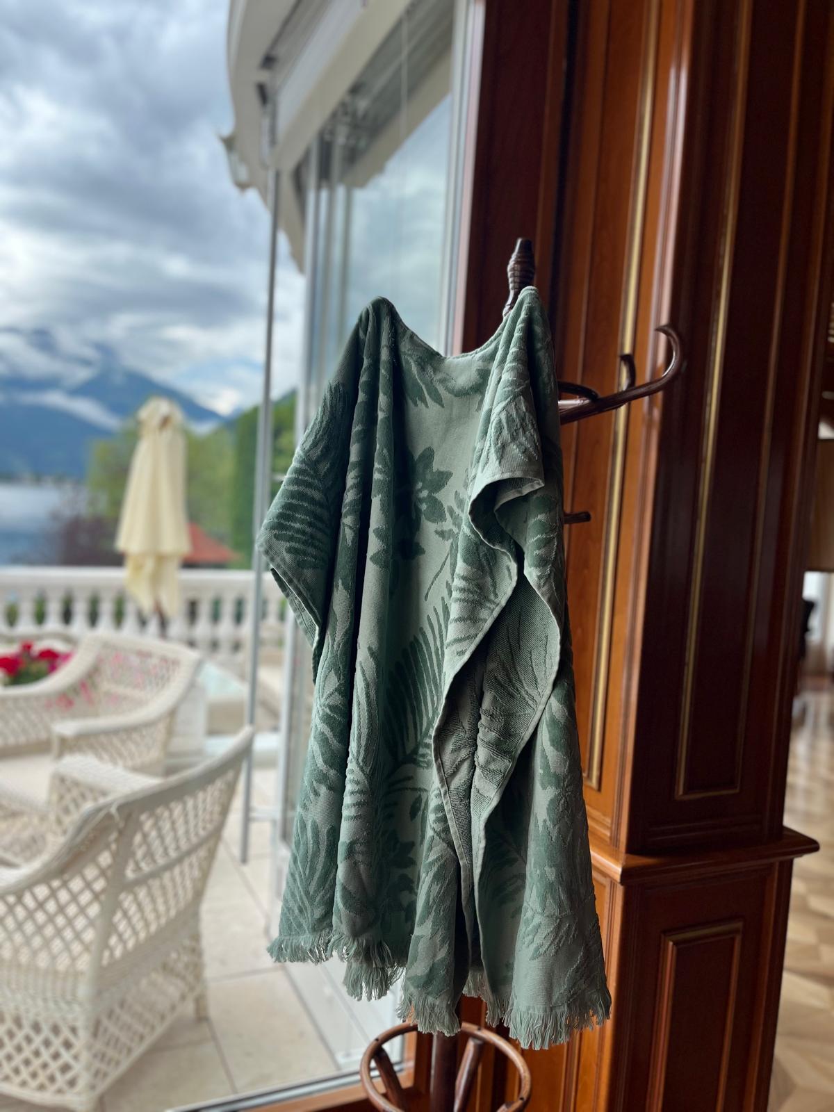 Tropicana Poncho
