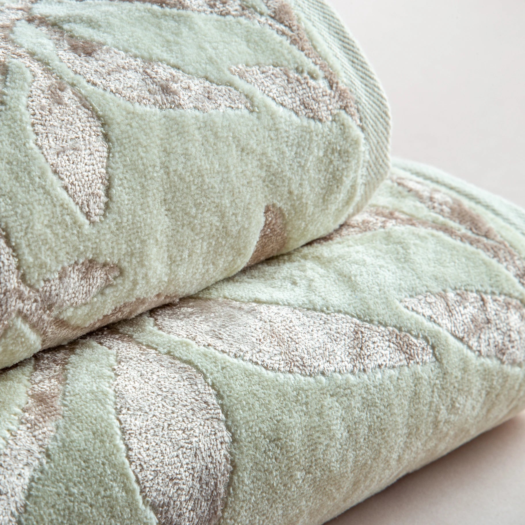 Leaf Velour Towel